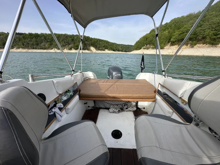 Vermietung Motorboot Jeanneau mit Führerschein