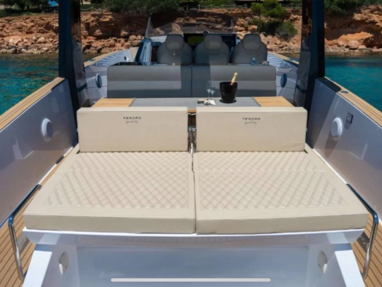Motorboot mit oder ohne Skipper Tesoro Yatch mieten in Marbella
