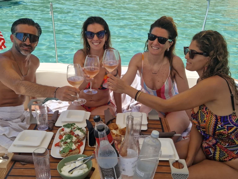 Chris Craft Chris Craft 240 Cuddy Cabin mieten Otranto