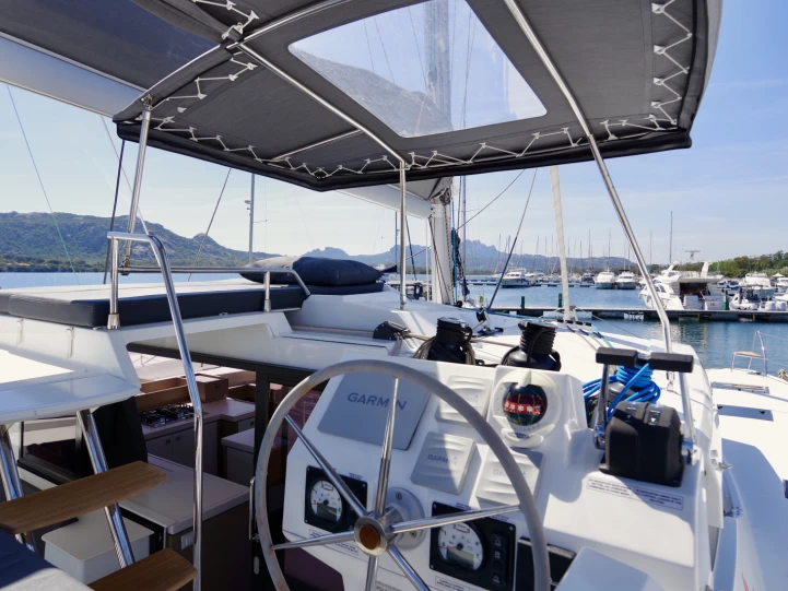 Katamaran mieten in Cannigione di Arzachena zum besten Preis