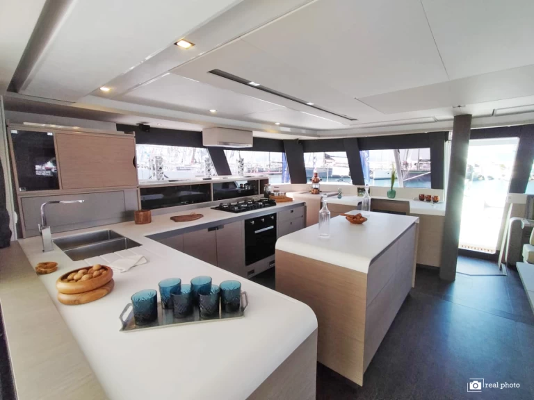 YachtCharter in Castellammare di Stabia - Fountaine Pajot Samana 59 auf SamBoat