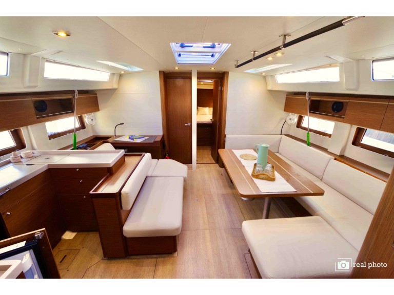 Ein Bénéteau Oceanis 51.1 mieten in Castellammare di Stabia
