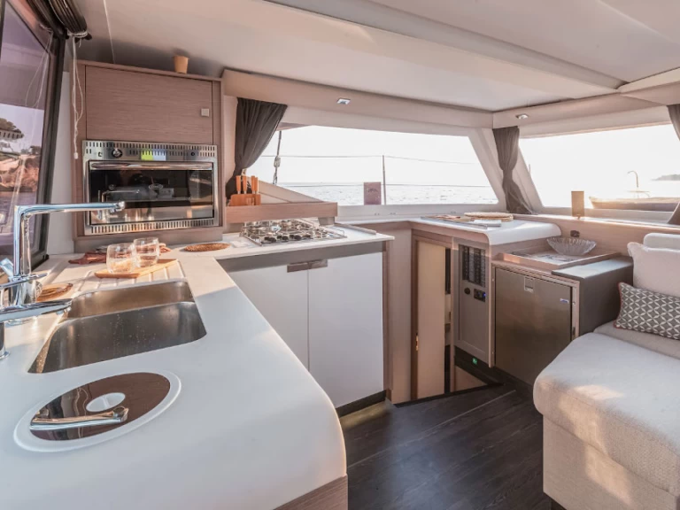 Katamaran mieten in Taranto - Fountaine Pajot Isla 40