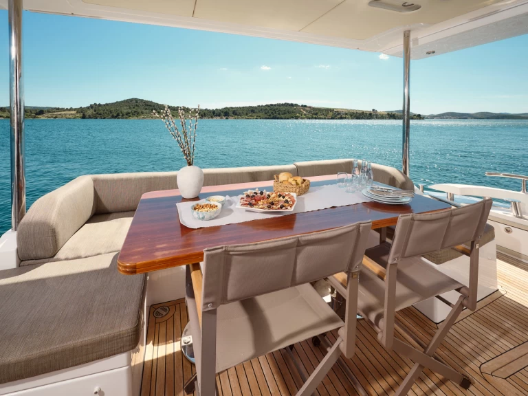 Ein Azimut Azimut 72 mieten in Skradin