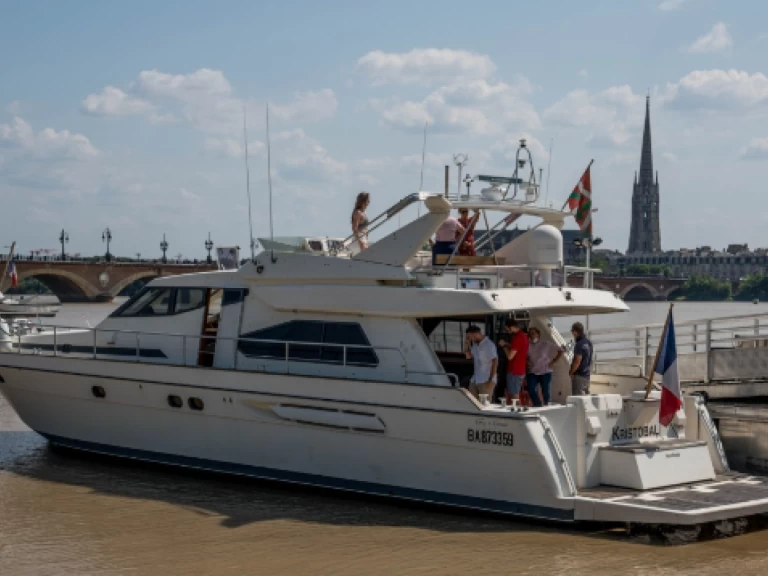 Ein Guy Couach Guy Couach 1900 mieten in Bordeaux