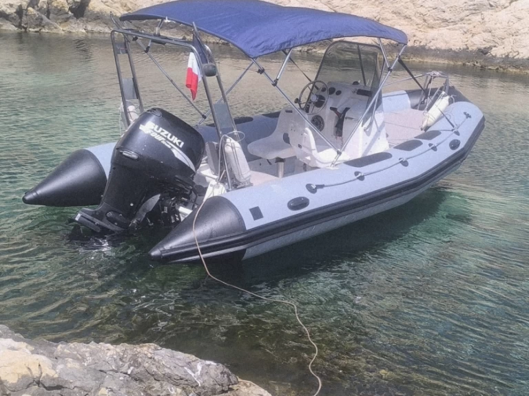 Schlauchboot mieten in Marseille zum besten Preis