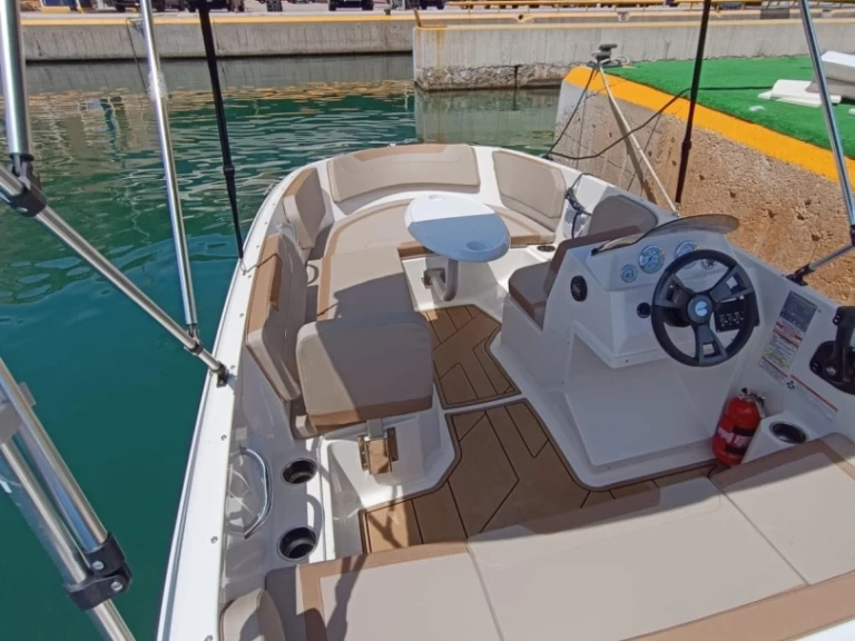Ein Quicksilver Activ 475 Axess mieten in Altea