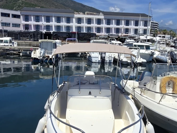 Motorboot mieten in Bastia - Jeanneau Cap Camarat 515 Style