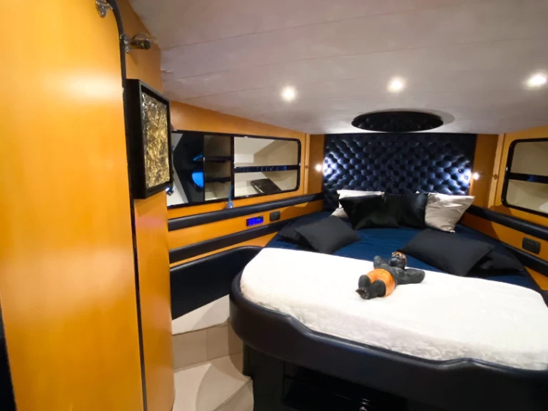 Ein Cantieri Sarnico 45 mieten in Sant Antoni de Portmany