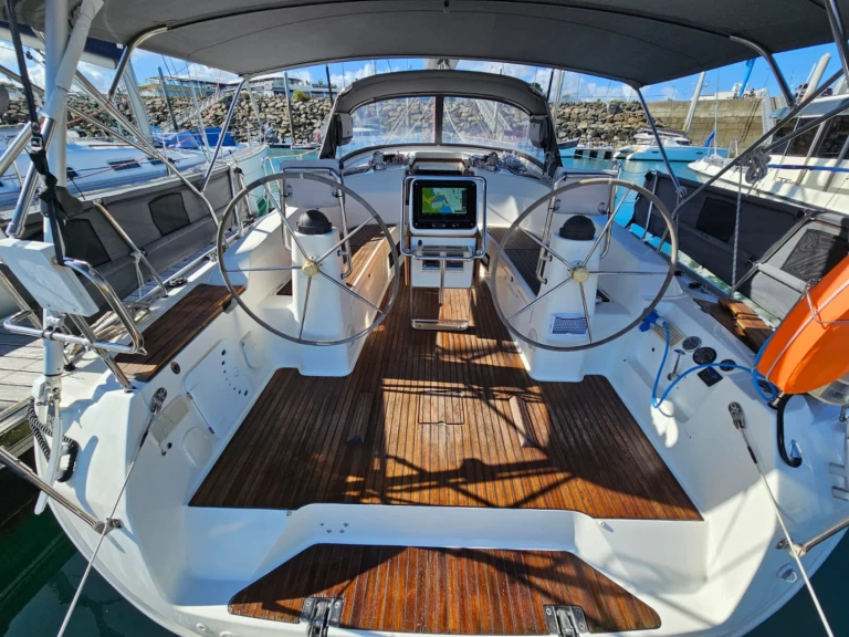 Ein Bavaria Bavaria 40 Cruiser mieten in Toulon