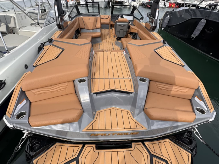 Motorboot mieten in Puerto Banús zum besten Preis