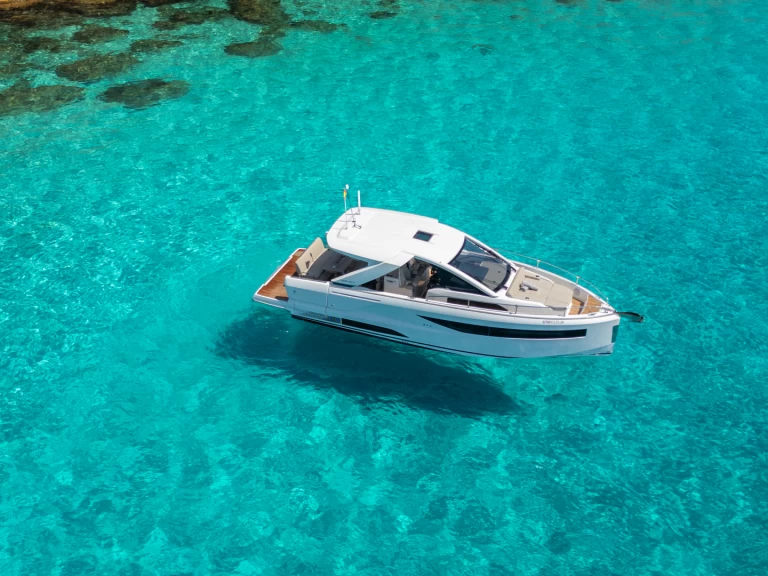 YachtCharter in Ibiza Town - Jeanneau DB 37 auf SamBoat