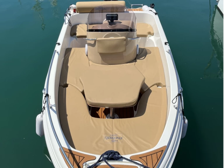 Motorboot mit oder ohne Skipper Mareti mieten in Mataró