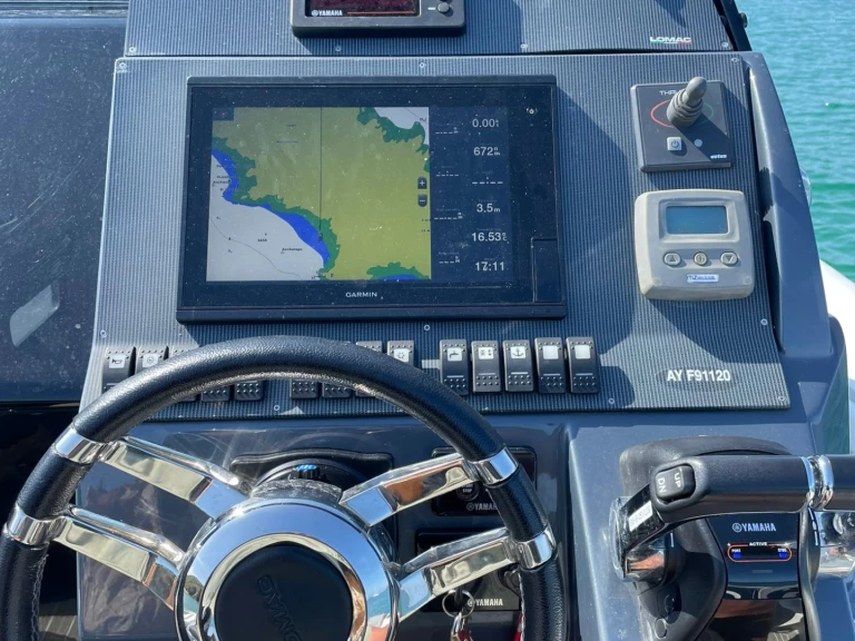 Vermietung Schlauchboot Lomac mit Führerschein