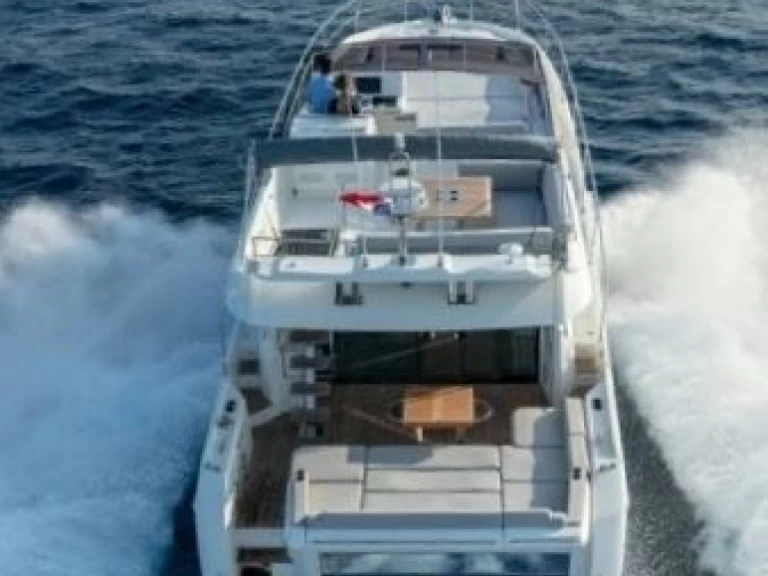 YachtCharter in Budva - Jeanneau Prestige 590 auf SamBoat