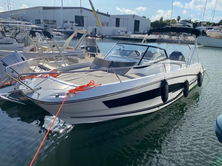 Boot mieten Port des Marines de Cogolin günstig Cap Camarat 7.5 WA