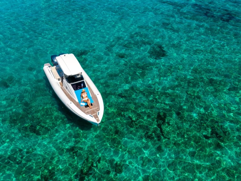 SuperRib Cabin 30 mieten Split