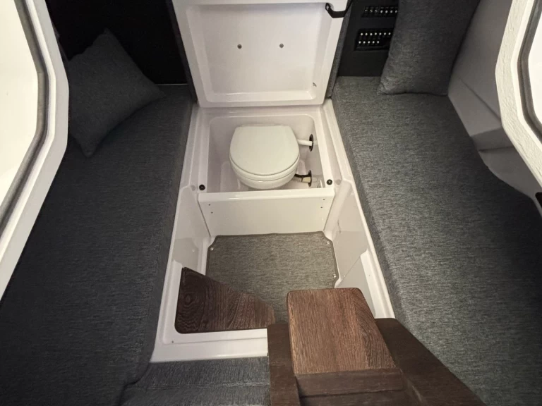 Vermietung Motorboot Axopar mit Führerschein