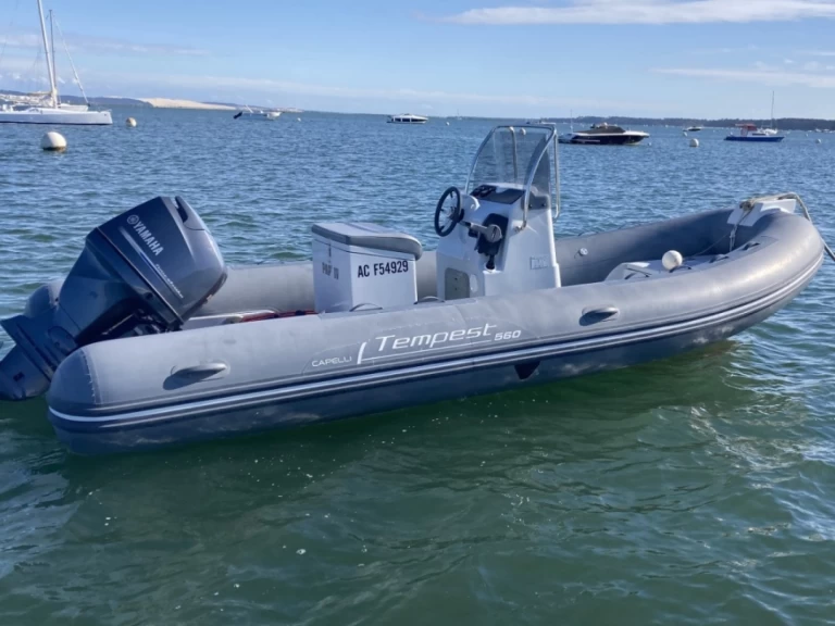 Vermietung Schlauchboot Capelli mit Führerschein