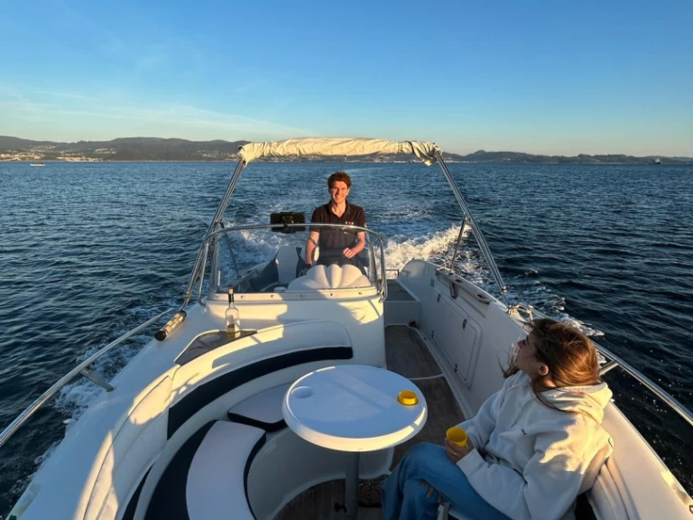 Boot mieten Porto Deportivo Sanxenxo günstig Quicksilver 600 Commander