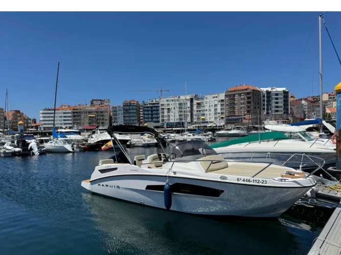 YachtCharter in Porto Deportivo Sanxenxo - Karnic SL602 auf SamBoat