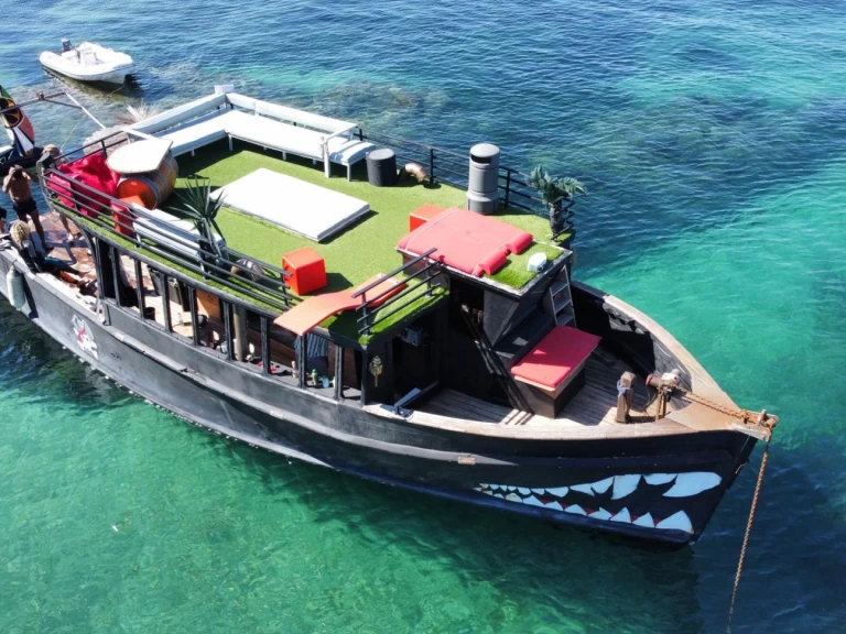 Vermietung Motorboot Custom Made mit Führerschein