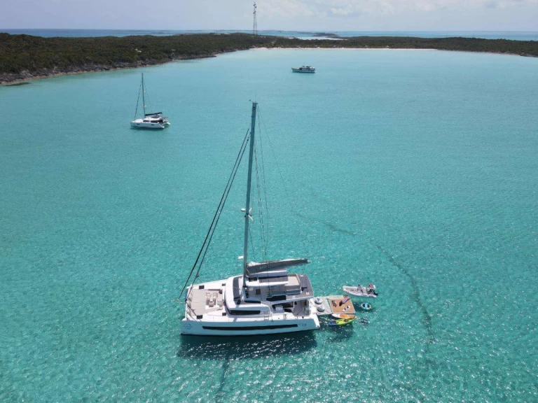 Ein Bali SNAPDRAGON mieten in Nassau