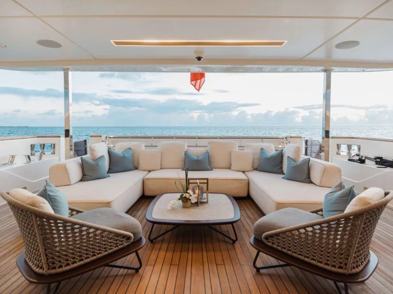 Bootsverleih Custom Line EROS Fort Lauderdale Samboat