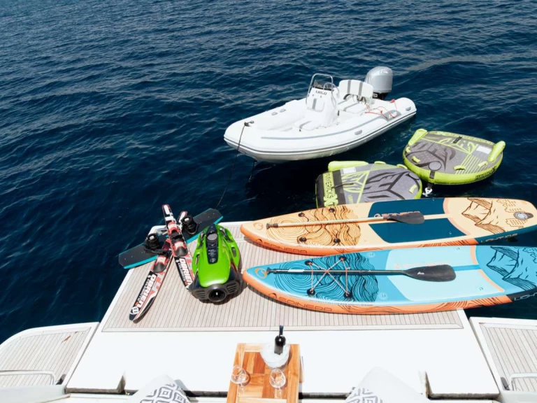 Vermietung Yacht Ferretti mit Führerschein