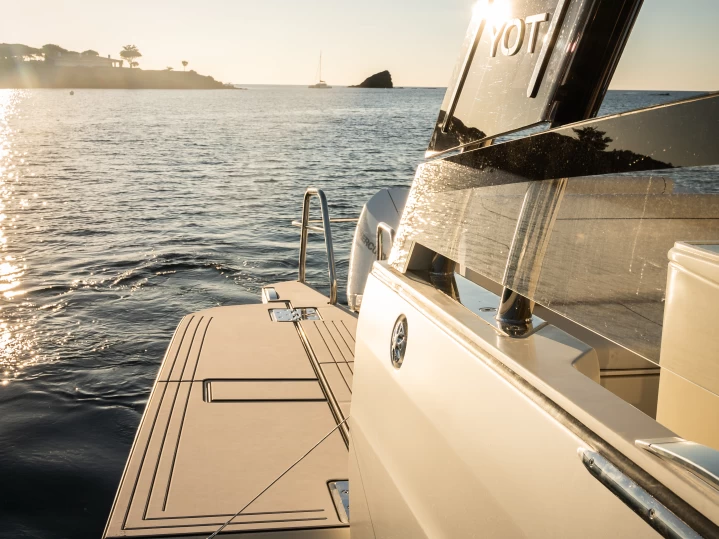 Vermietung Motorboot YOT mit Führerschein