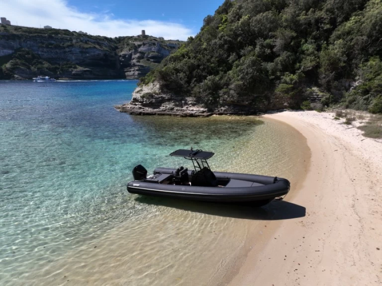 Ein Sea Water Phantom 260 mieten in Bonifacio