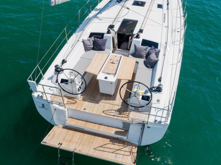 Bootsverleih Bénéteau Sunsail Oceanis 40.1 Furnari Samboat
