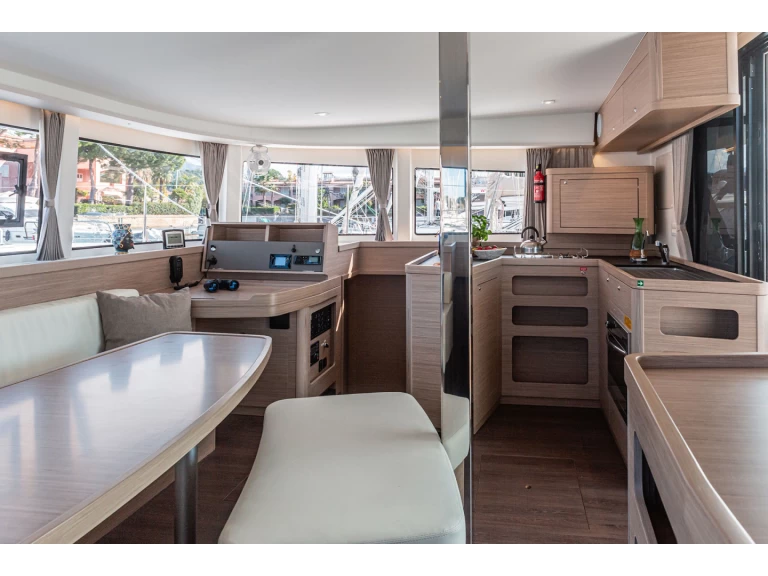 Lagoon Lagoon 42 mieten Furnari