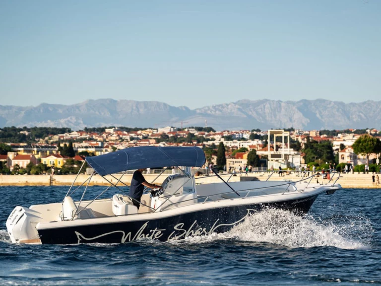 Motorboot mit oder ohne Skipper Kelt mieten in Zadar