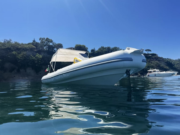 Schlauchboot mieten in Neapel zum besten Preis