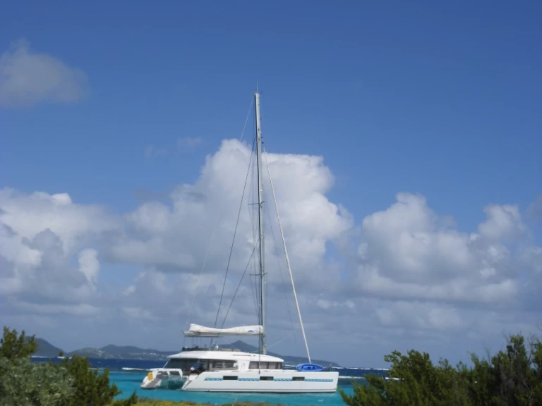Ein Lagoon Lagoon 620 mieten in Eden Island
