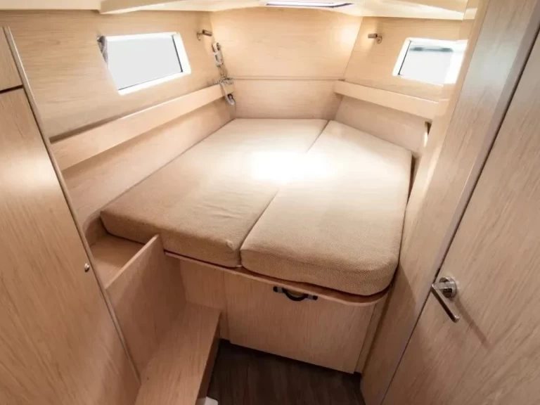 Segelboot mit oder ohne Skipper Bénéteau mieten in Nikiána