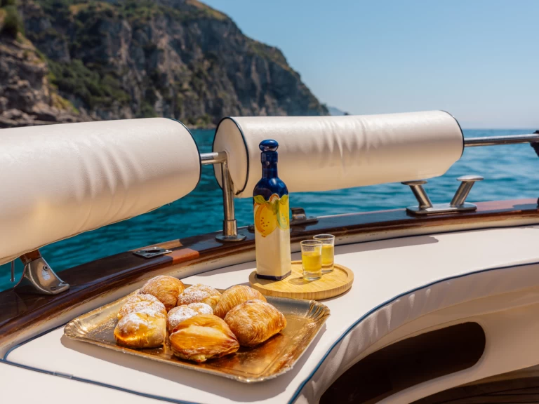 Tecnonautica Jeranto Classic mieten Sorrent