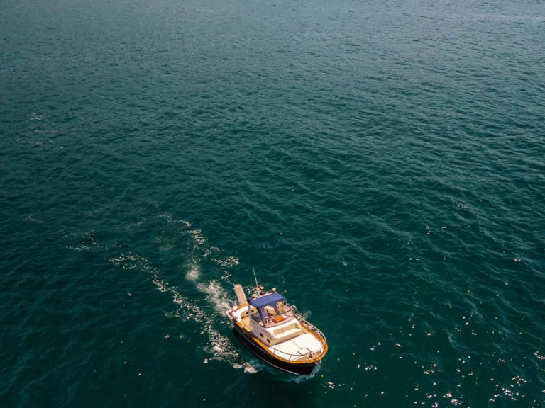 YachtCharter in Sorrent - Tecnonautica Jeranto Classic auf SamBoat