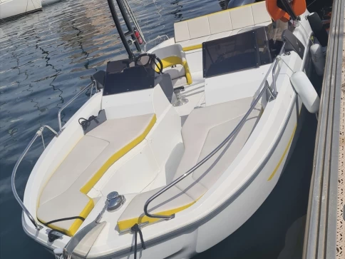 Motorboot mit oder ohne Skipper Bénéteau mieten in Marseille
