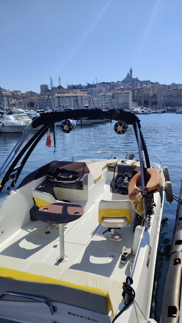 Vermietung Motorboot Bénéteau mit Führerschein
