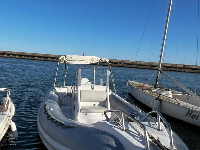 YachtCharter in Cagliari - Sacs Madras 750 auf SamBoat