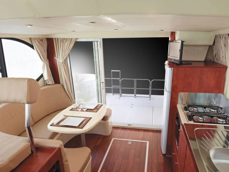 YachtCharter in Saint-Nazaire-d'Aude - Estivale Quattro B auf SamBoat