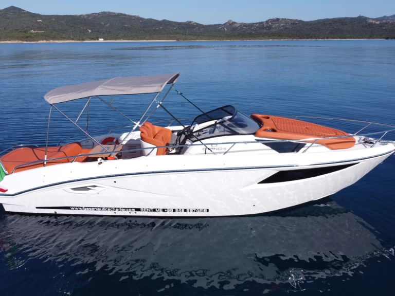 Ein Cranchi Endurance 30 mieten in Porto Cervo