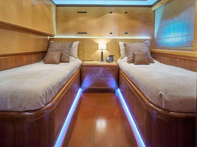 Yacht mit oder ohne Skipper Mangusta mieten in Sant Antoni de Portmany