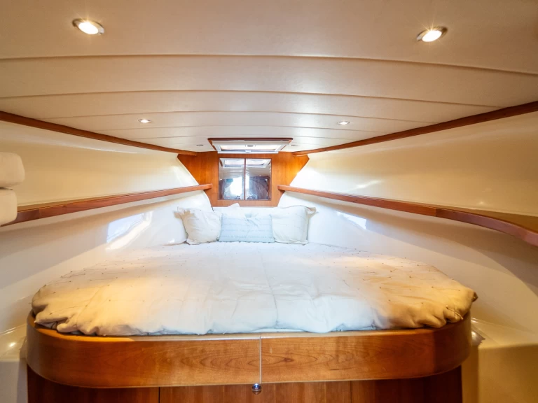 Bootsverleih Fratelli Aprea Sorrento 32 Semi Cabinato Platja d'Aro Samboat