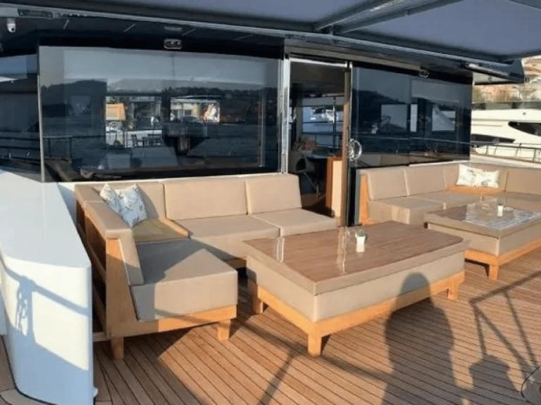 Katamaran mieten in Torba - Custom Made Luxury Catamaran