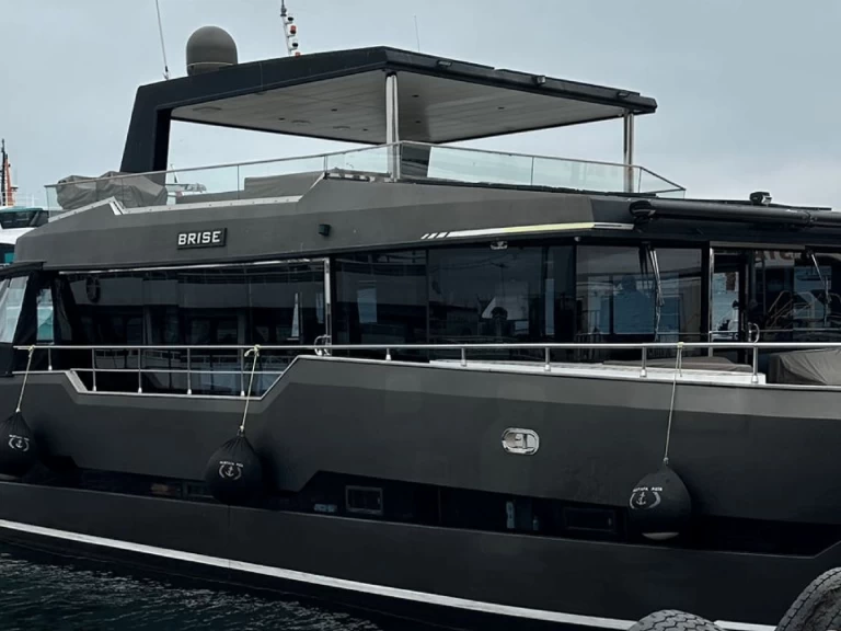 Ein Custom Made Luxury Catamaran mieten in Torba