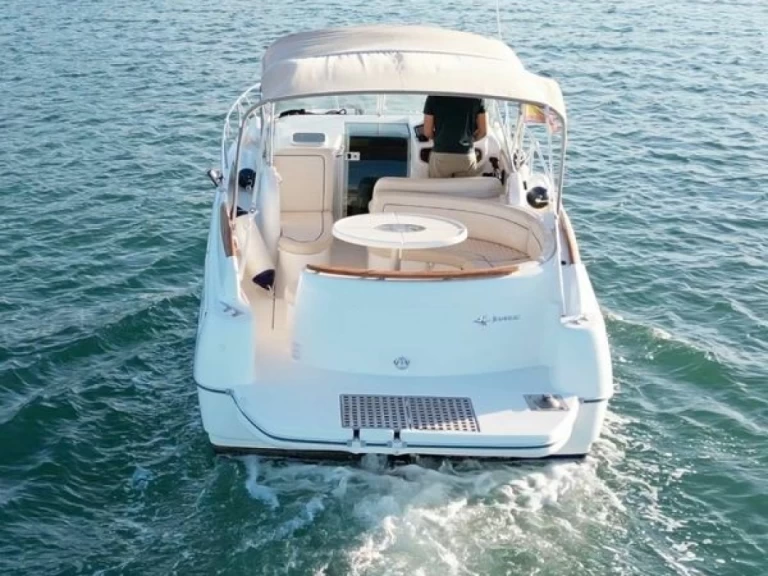 YachtCharter in Mandelieu-la-Napoule - Jeanneau Leader 805 auf SamBoat