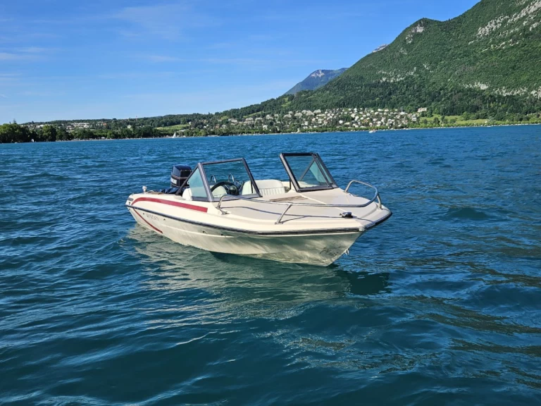Ein Glastron V162 mieten in Annecy